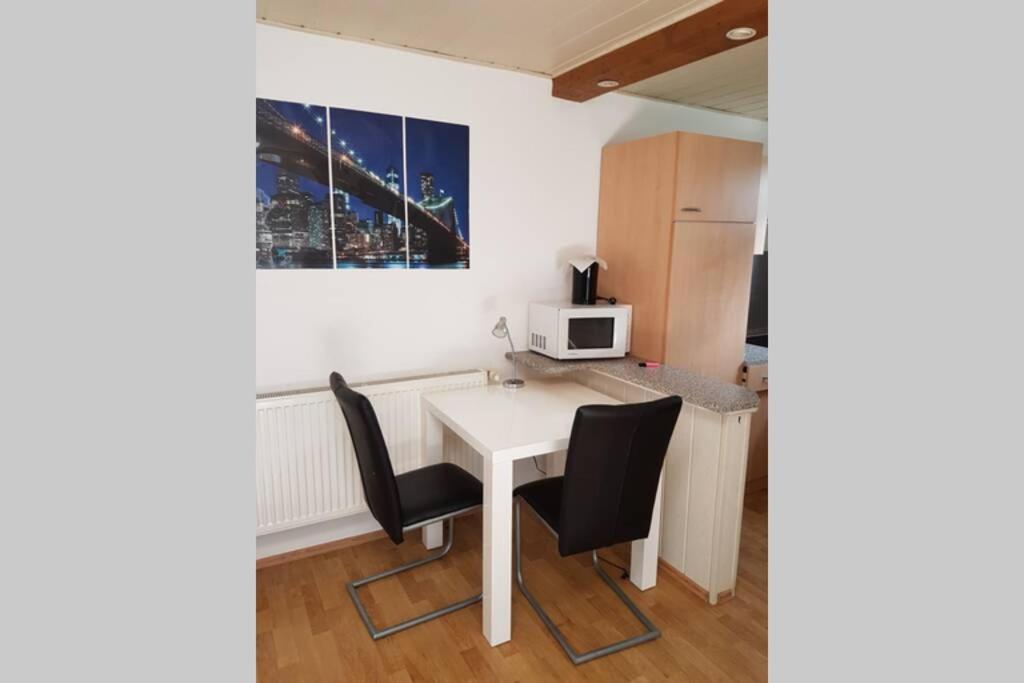 Schoene Wohnung In Karben - Rendel, Mit Freisitz Bagian luar foto